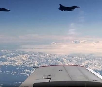 Avioanele NATO au incercat sa intercepteze aeronava care il ducea pe ministrul rus al Apararii: "Este inacceptabil" - VIDEO Avioanele NATO au incercat sa intercepteze aeronava care il ducea pe ministrul rus al Apararii: "Este inacceptabil" - VIDEO
