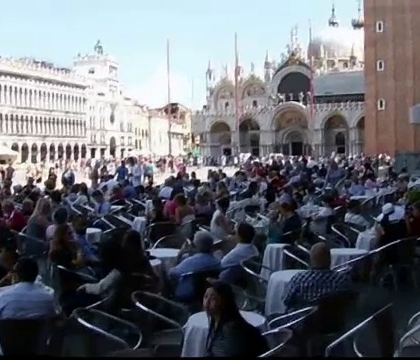 Locuitorii din Barcelona s-au saturat de turisti. Cum a ajuns o sursa majora de venit sa cauzeze probleme pentru localnici Locuitorii din Barcelona s-au saturat de turisti. Cum a ajuns o sursa majora de venit sa cauzeze probleme pentru localnici