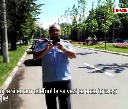 Imagini uluitoare filmate in timpul examenului auto. Politistul ii pune sa opreasca pe "interzis", iar un elev sare la bataie