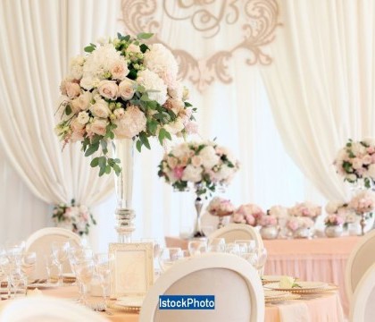 Doi miri britanici au ales sa serveasca mancare expirata la nunta lor. De ce au recurs la un asemenea gest