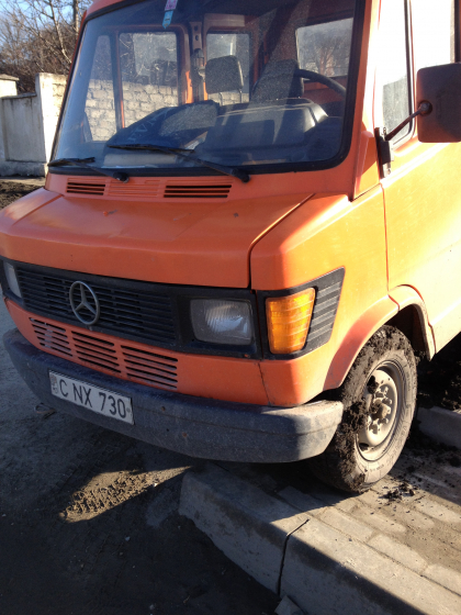 Ar putea fi desemnat soferul care se pricepe cel mai aiurea sa-si parcheze masina? Cum si-a lasat vehiculul un conducator auto din capitala. FOTO Ar putea fi desemnat soferul care se pricepe cel mai aiurea sa-si parcheze masina? Cum si-a lasat vehiculul un conducator auto din capitala. FOTO