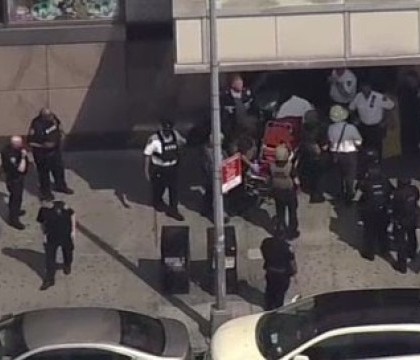 Atac armat intr-un spital din New York. Un fost angajat a ucis o persoana si a ranit alte 5, dupa care s-a sinucis Atac armat intr-un spital din New York. Un fost angajat a ucis o persoana si a ranit alte 5, dupa care s-a sinucis