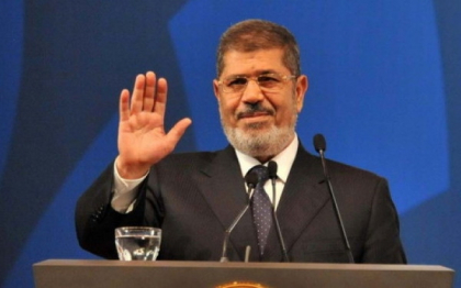 Fostul presedinte egiptean Mohamed Morsi a sosit la proces unde e judecat pentru incitare la omor