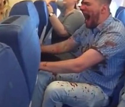 Un pasager rus, beat, plin de sange pe haine, i-a terorizat pe pasagerii cursei Moscova - Antalya - VIDEO Un pasager rus, beat, plin de sange pe haine, i-a terorizat pe pasagerii cursei Moscova - Antalya - VIDEO