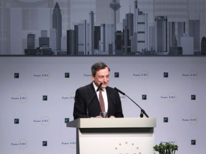Decizie istorica pentru salvarea UE: BCE prezinta programul de achizitii de obligatiuni. Moneda unica, minim fata de dolar Decizie istorica pentru salvarea UE: BCE prezinta programul de achizitii de obligatiuni. Moneda unica, minim fata de dolar