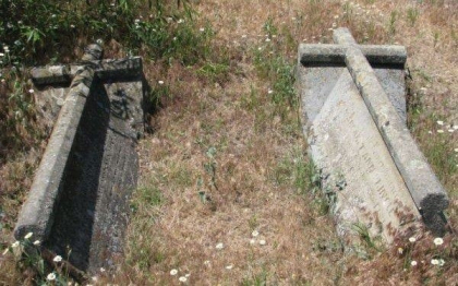 Un om al strazii din Brazilia doarme de 13 ani in cripta unde e ingropat cel mai bun prieten