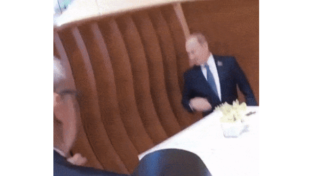 Prima intalnire Trump - Putin, la summitul G20 de la Hamburg. Cei doi presedinti au dat mana si si-au spus glume - VIDEO/FOTO Prima intalnire Trump - Putin, la summitul G20 de la Hamburg. Cei doi presedinti au dat mana si si-au spus glume - VIDEO/FOTO