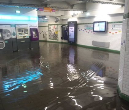 Zeci de statii de metrou din Paris au fost inchise dupa ce ploi torentiale au provocat inundatii in subteran - VIDEO