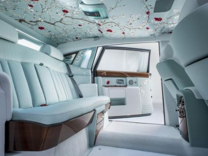 GALERIE FOTO. Spectacol: cea mai frumoasa limuzina de la Geneva. Plus noul "tanc" Maybach de aproape 7 metri si 500 de cai GALERIE FOTO. Spectacol: cea mai frumoasa limuzina de la Geneva. Plus noul "tanc" Maybach de aproape 7 metri si 500 de cai