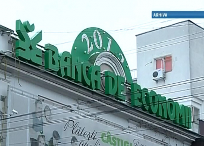 Motivul pentru care moratoriul la cele trei banci cu probleme, instituit pentru 4 luni, va fi prelungit