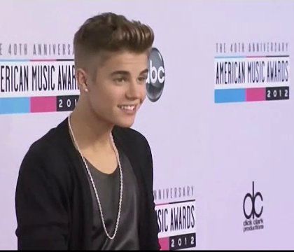 Justin Bieber a fost interzis in China pentru ca are un "comportament nepotrivit". Cu ce i-a ofensat pe chinezi Justin Bieber a fost interzis in China pentru ca are un "comportament nepotrivit". Cu ce i-a ofensat pe chinezi
