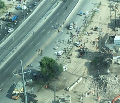 Atentat sinucigas in orasul Lahore din Pakistan. Cel putin 25 oameni, majoritatea politisti, au murit - VIDEO Atentat sinucigas in orasul Lahore din Pakistan. Cel putin 25 oameni, majoritatea politisti, au murit - VIDEO