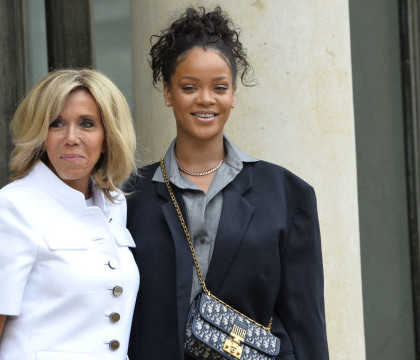 Rihanna, in vizita la palatul Elysee. Artista a discutat cu presedintele Macron si Prima Doamna despre educatie - FOTO Rihanna, in vizita la palatul Elysee. Artista a discutat cu presedintele Macron si Prima Doamna despre educatie - FOTO