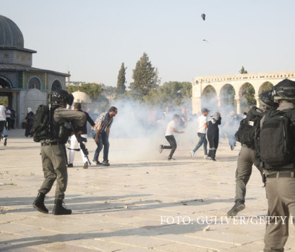 Peste 100 de raniti in Ierusalim, in violentele de pe Esplanada Moscheilor: "Ne vom sacrifica pentru al-Aqsa" - VIDEO