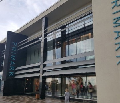 Descoperire istorica sub un centru comercial din Anglia. Ce a vazut proprietarul in groapa aparuta in parcare Descoperire istorica sub un centru comercial din Anglia. Ce a vazut proprietarul in groapa aparuta in parcare