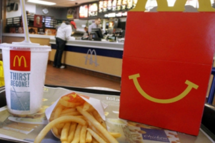 Reactia unei femei dupa ce iubitul a refuzat sa o duca la McDonald"™s Reactia unei femei dupa ce iubitul a refuzat sa o duca la McDonald"™s