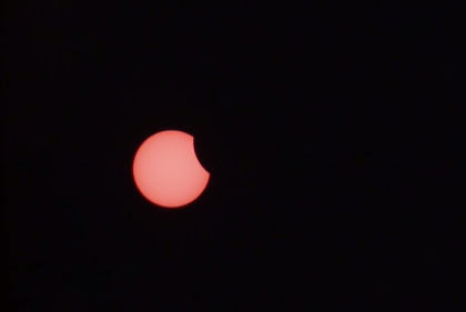 ECLIPSA DE SOARE 2015. Fenomenul a atins punctul maxim la ora 11.56. VIDEO din Chisinau, Insulele Feroe si Marea Britanie ECLIPSA DE SOARE 2015. Fenomenul a atins punctul maxim la ora 11.56. VIDEO din Chisinau, Insulele Feroe si Marea Britanie