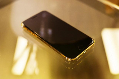 Acesta nu e un telefon, e o bijuterie! Ce au facut dupa ce au pus mana pe un iPhone 6! Va costa o avere Acesta nu e un telefon, e o bijuterie! Ce au facut dupa ce au pus mana pe un iPhone 6! Va costa o avere