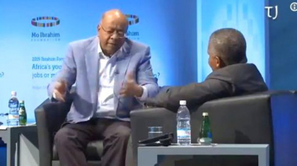 Cel mai bogat om din Africa a scos 10 milioane de dolari din banca pentru a se convinge ca intr-adevar are bani 