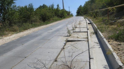 Autoritațile raionului Rezina au ”tocat” 1,5 milioane de lei pentru un drum, ramas impracticabil si dupa reconstructie - Anticoruptie.md Autoritațile raionului Rezina au ”tocat” 1,5 milioane de lei pentru un drum, ramas impracticabil si dupa reconstructie - Anticoruptie.md