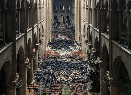 Cum arata interiorul catedralei Notre Dame la o zi dupa incendiul devastator: „Arsa, distrusa si lipsita de turle” - FOTO Cum arata interiorul catedralei Notre Dame la o zi dupa incendiul devastator: „Arsa, distrusa si lipsita de turle” - FOTO