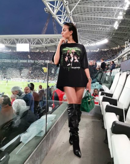 Nu a fost suficient pentru Cristiano Ronaldo! Georgina, aparitie superba in tribunele stadionului din Torino! Cum a fost surprinsa! Nu a fost suficient pentru Cristiano Ronaldo! Georgina, aparitie superba in tribunele stadionului din Torino! Cum a fost surprinsa!