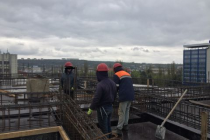 Sase cetateni din Azerbaidjan, amendati pentru munca ilegala pe un santier din Moldova. Ce risca angajatorul - GALERIE FOTO Sase cetateni din Azerbaidjan, amendati pentru munca ilegala pe un santier din Moldova. Ce risca angajatorul - GALERIE FOTO