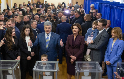 Petro Porosenko despre alegeri: "Este important ca ucrainenii sa fie ghidati de minte, pentru ca nu este amuzant" - VIDEO Petro Porosenko despre alegeri: "Este important ca ucrainenii sa fie ghidati de minte, pentru ca nu este amuzant" - VIDEO