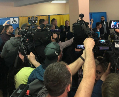 URMARESTE LIVE. Cum a votat Vladimir Zelenski si ce surpriza il astepta in fata sectiei de votare 