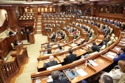 Ilan Sor despre discutiile dintre partidele care au acces in parlament: „Imitarea nerusinata a „negocierilor pentru coalitie”, initial distra, dar deja incepe sa enerveze”. Ce recomandari le propune acesta - FOTO
