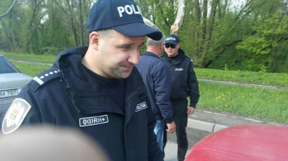 Un sofer s-a plans la politie ca un agent de patrulare l-a oprit, l-a injurat si l-a amenintat. Oamenii legii afirma ca s-au autosesizat si au deschis o ancheta penala