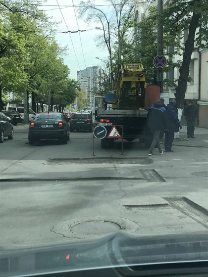Reparatia strazilor blocheaza orasul. De ce s-au format ambuteiaje pe principalele drumuri - FOTO 