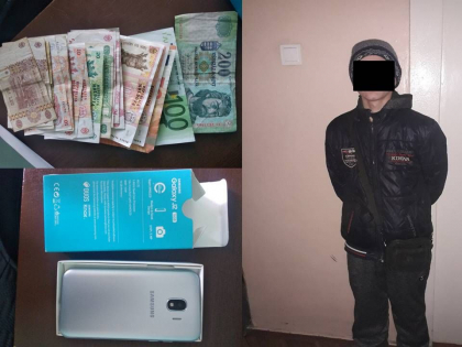 A intrat intr-o biserica de la Buiucani, a furat banii din lacas si si-a cumparat telefon si ochelari 5D. Patania unui adolescent din capitala A intrat intr-o biserica de la Buiucani, a furat banii din lacas si si-a cumparat telefon si ochelari 5D. Patania unui adolescent din capitala