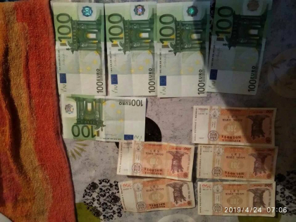 Intrau in casele oamenilor din Ialoveni si Hancesti si furau de acolo tot ce puteau duce cu ei. Patru tineri, retinuti de politie. Cum actionau - GALERIE FOTO Intrau in casele oamenilor din Ialoveni si Hancesti si furau de acolo tot ce puteau duce cu ei. Patru tineri, retinuti de politie. Cum actionau - GALERIE FOTO