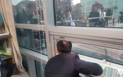 Pedeapsa bizara primita de un politician care nu a vrut sa voteze o lege