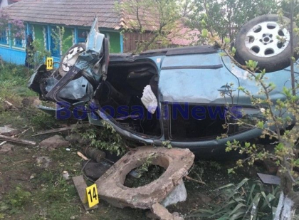 Tragedie de Inviere. Un barbat si o fata de 16 ani au murit intr-un accident Tragedie de Inviere. Un barbat si o fata de 16 ani au murit intr-un accident