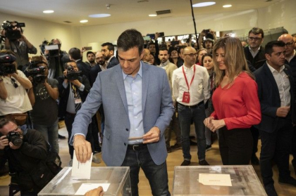 Extrema dreapta a intrat in Parlamentul Spaniei. 5 catalani aflati in inchisoare, alesi deputati - FOTO Extrema dreapta a intrat in Parlamentul Spaniei. 5 catalani aflati in inchisoare, alesi deputati - FOTO