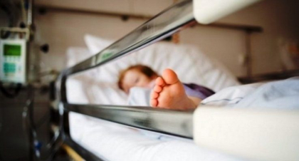 Fetita din Balti de un an si cinci luni, care a cazut de la etajul opt se afla in stare grava, dar stabila: "Fracturi ale oaselor si ale organelor nu au fost depistate" Fetita din Balti de un an si cinci luni, care a cazut de la etajul opt se afla in stare grava, dar stabila: "Fracturi ale oaselor si ale organelor nu au fost depistate"