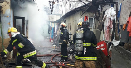 Un barbat in varsta de 64 de ani a ars de viu in propria casa din Glodeni