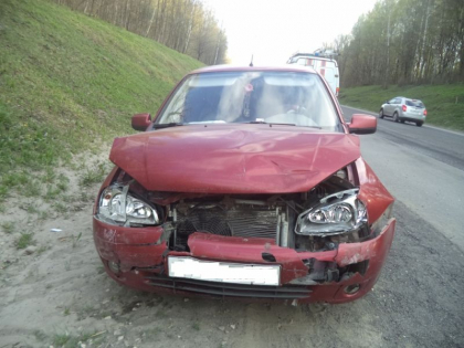 Un autobuz de pe ruta Chisinau-Moscova s-a ciocnit violent cu un automobil pe o sosea din Rusia. Trei persoane au avut de suferit