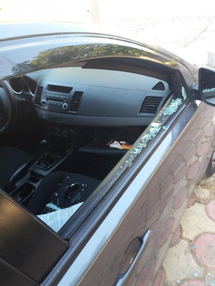 Surpriza neplacuta pentru mai multi soferi din Durlesti dupa ce s-au trezit dimineata si si-au gasit masinile cu geamurile sparte - FOTO Surpriza neplacuta pentru mai multi soferi din Durlesti dupa ce s-au trezit dimineata si si-au gasit masinile cu geamurile sparte - FOTO