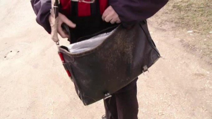 Doi batrani au primit din greseala un colet valorand 7 milioane $. De ce s-au speriat