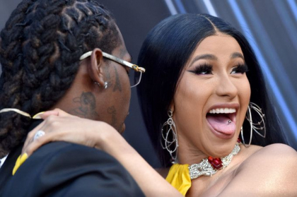 Imaginile cu tinuta lui Cardi B care au starnit controverse la Billboard Awards 2019 - FOTO Imaginile cu tinuta lui Cardi B care au starnit controverse la Billboard Awards 2019 - FOTO