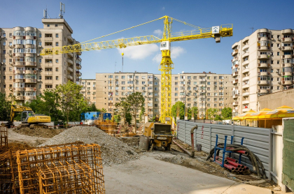 Un barbat de 59 de ani a ajuns la spital dupa ce a cazut pe un santier de constructii din capitala Un barbat de 59 de ani a ajuns la spital dupa ce a cazut pe un santier de constructii din capitala