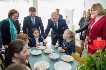 O firma din Lituania va primi 180 de milioane pentru alimentatia elevilor din Straseni - Mold-street.com O firma din Lituania va primi 180 de milioane pentru alimentatia elevilor din Straseni - Mold-street.com