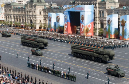 URMARESTE LIVE. Parada de Ziua Victoriei, la Moscova. Armata rusa isi va etala armele de ultima generatie URMARESTE LIVE. Parada de Ziua Victoriei, la Moscova. Armata rusa isi va etala armele de ultima generatie