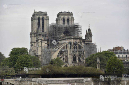 Deputatii francezi au adoptat legea privind restaurarea catedralei Notre-Dame din Paris Deputatii francezi au adoptat legea privind restaurarea catedralei Notre-Dame din Paris
