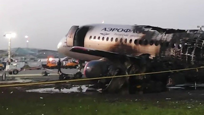 Detalii cutremuratoare despre tragedia aviatica din Moscova. Un pasager povesteste cum s-a salvat de foc: "Ardea ca un pahar de plastic, fereastra din randul meu s-a topit in cateva secunde" - VIDEO