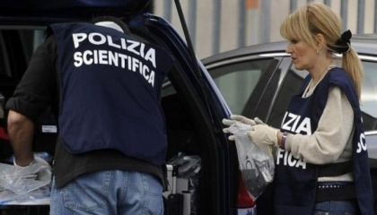 Descoperirea facuta de un roman din Italia in fata locuintei sale. A chemat politia