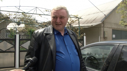 ONG-urile de media bat alarma dupa ce cativa jurnalisti au fost agresati de primarul satului Drepcauti, raionul Briceni: „Mie mi-i greata de voi… Voi sunteti, dar sa aratati asta la televizor” - VIDEO ONG-urile de media bat alarma dupa ce cativa jurnalisti au fost agresati de primarul satului Drepcauti, raionul Briceni: „Mie mi-i greata de voi… Voi sunteti, dar sa aratati asta la televizor” - VIDEO